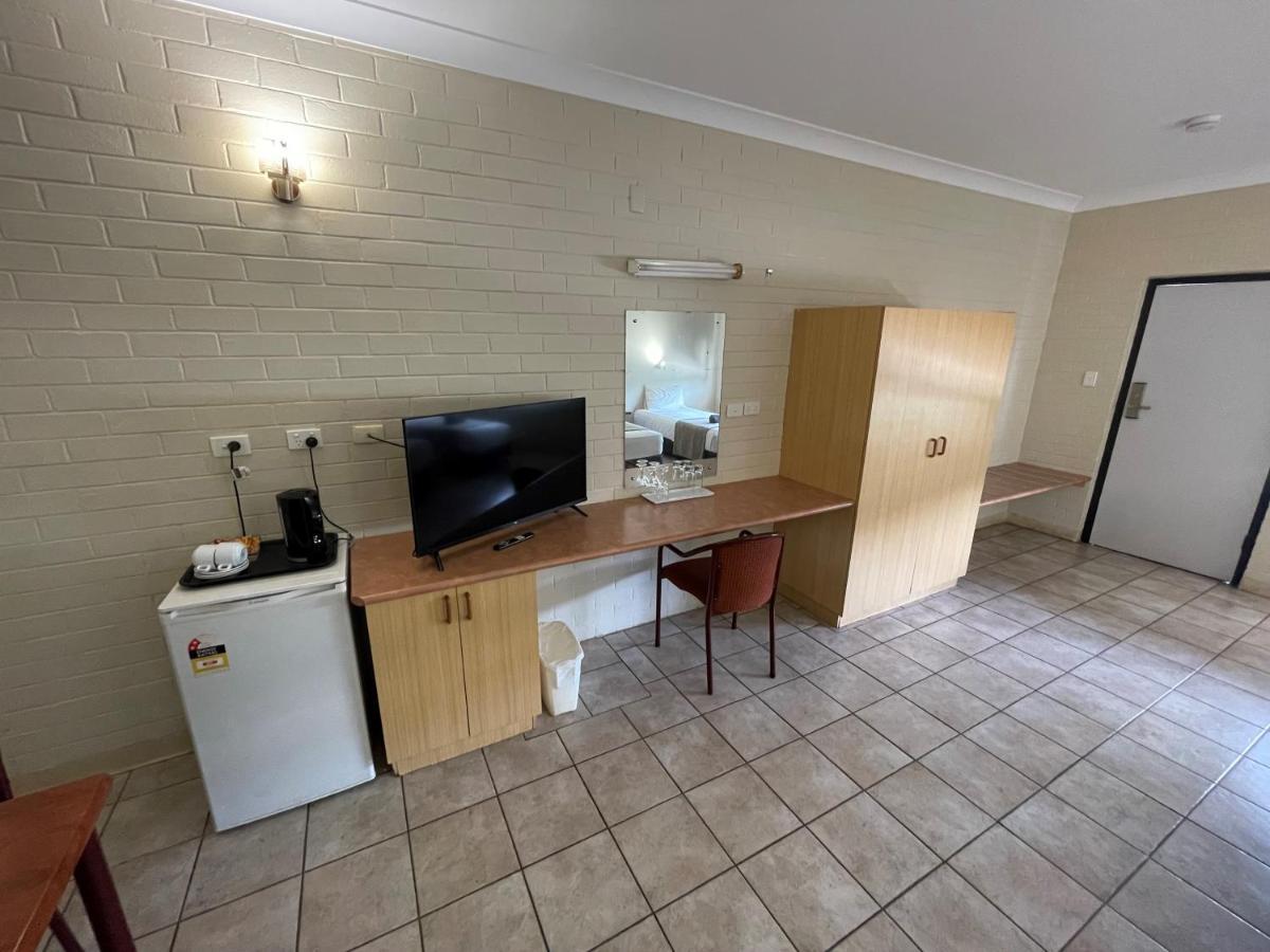 Pine Tree Motel Кэтрин Экстерьер фото