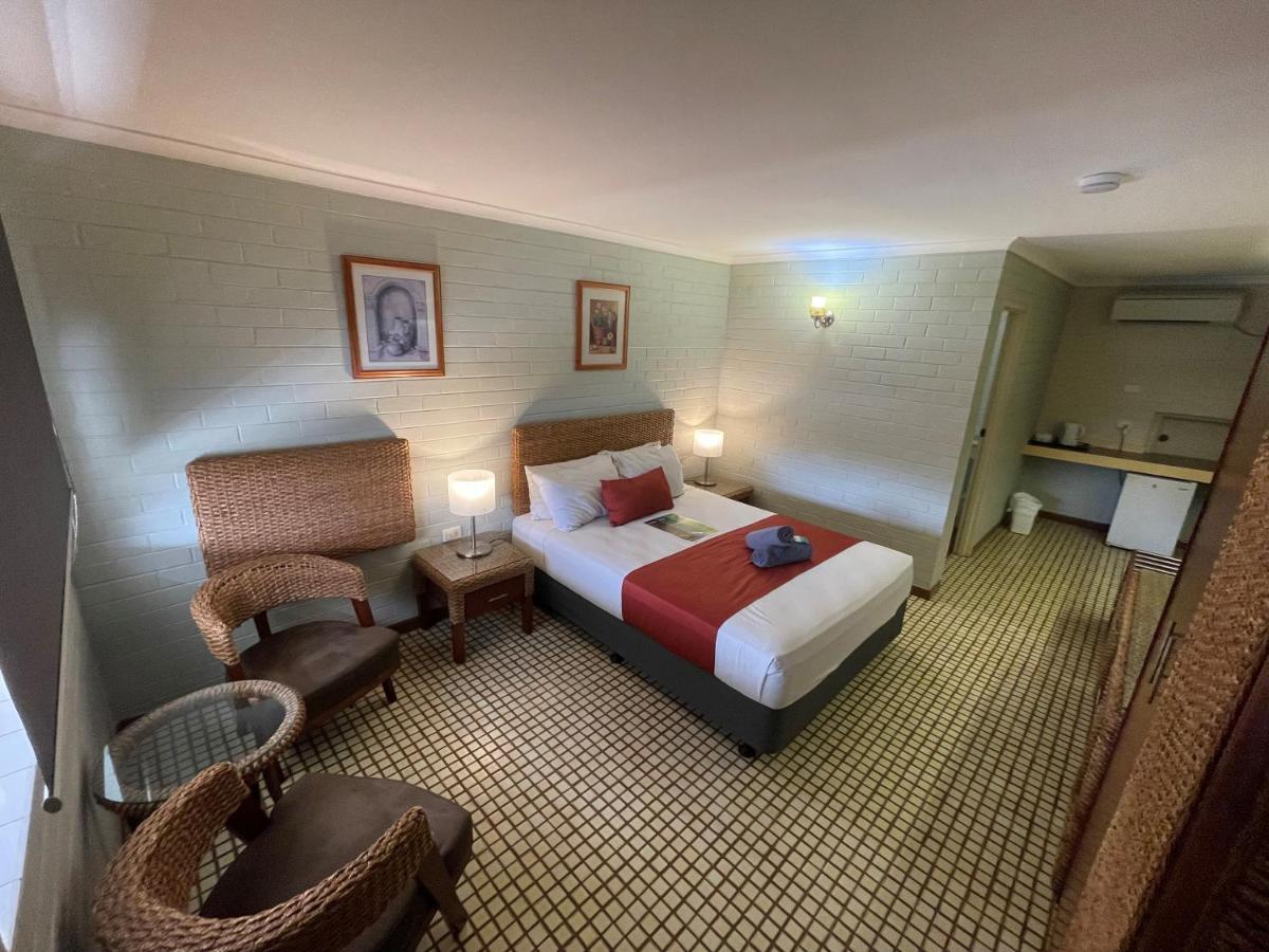 Pine Tree Motel Кэтрин Экстерьер фото