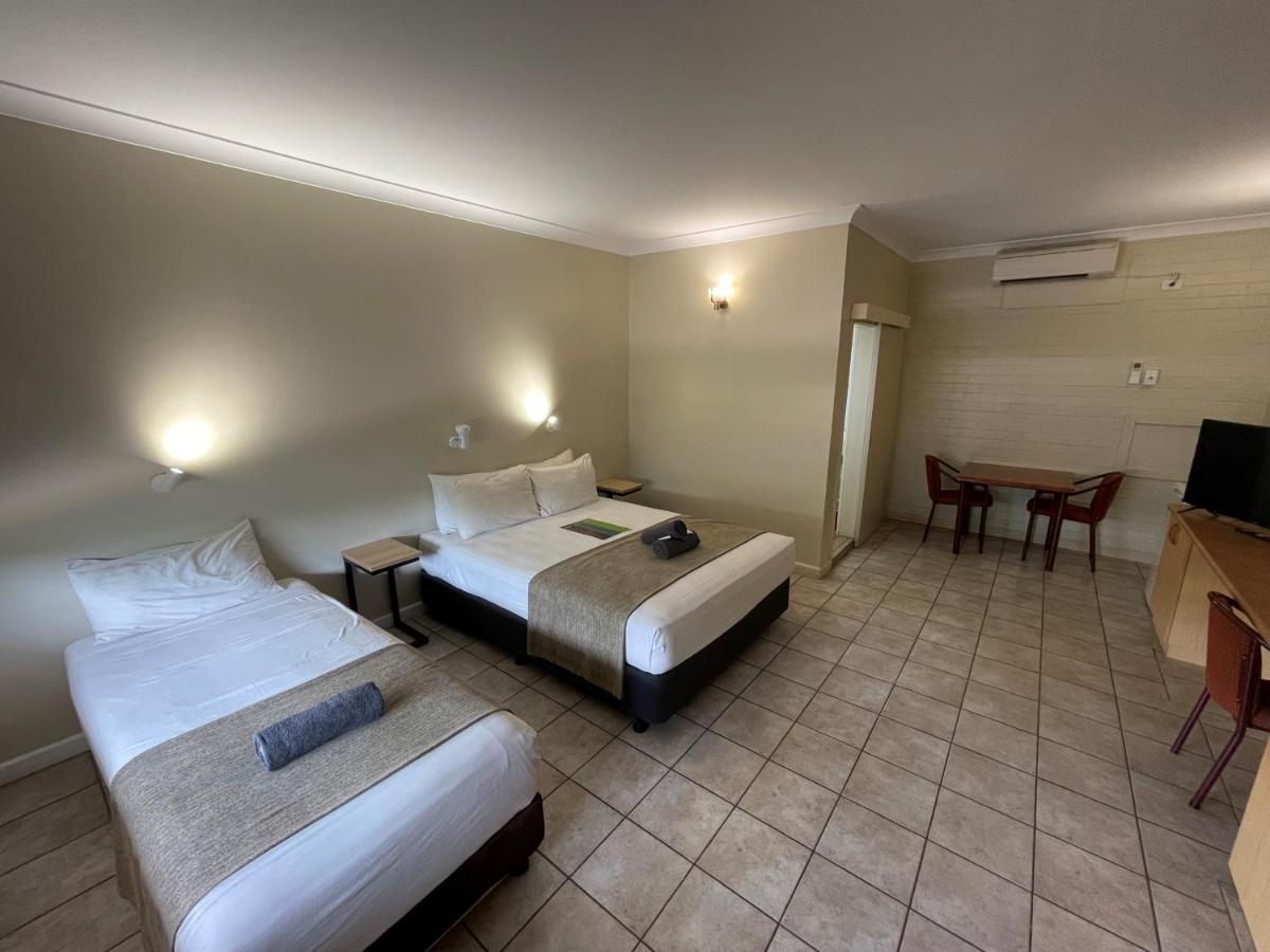 Pine Tree Motel Кэтрин Экстерьер фото