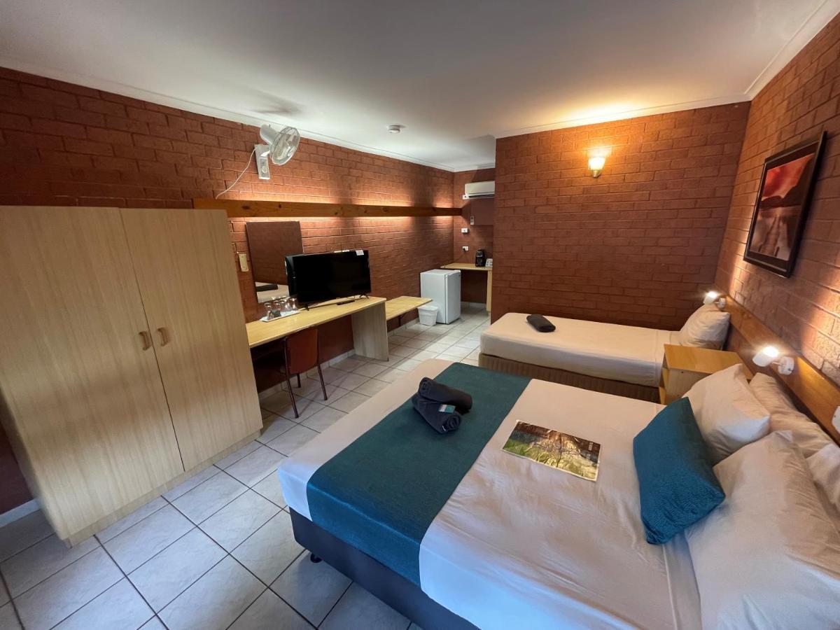 Pine Tree Motel Кэтрин Экстерьер фото