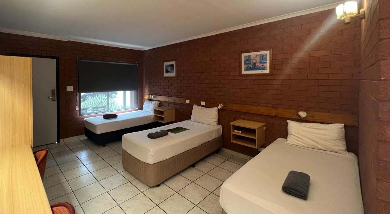 Pine Tree Motel Кэтрин Экстерьер фото