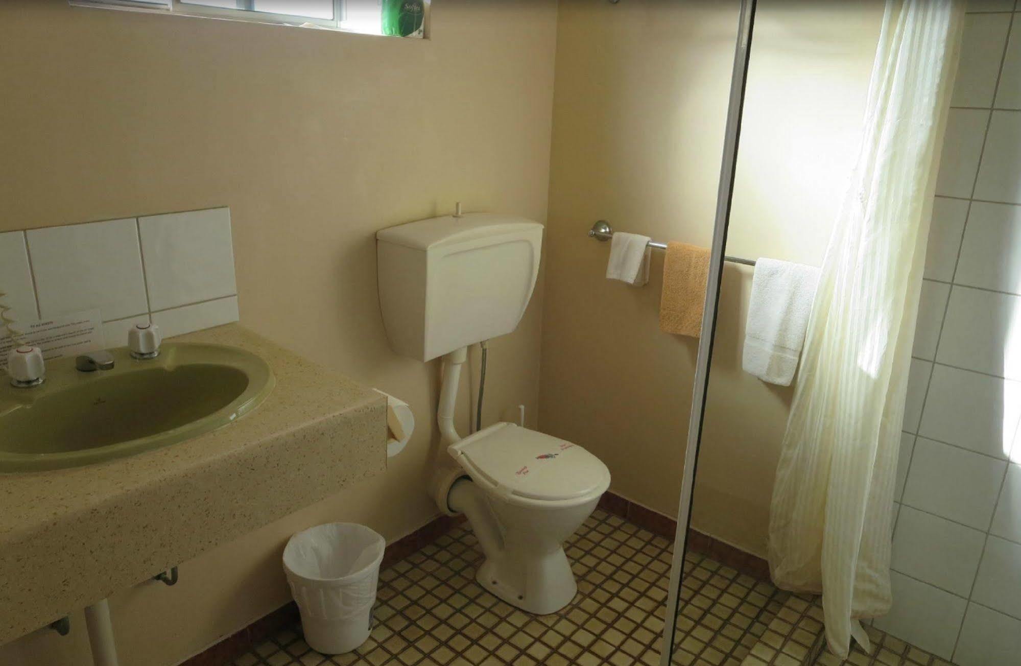 Pine Tree Motel Кэтрин Экстерьер фото