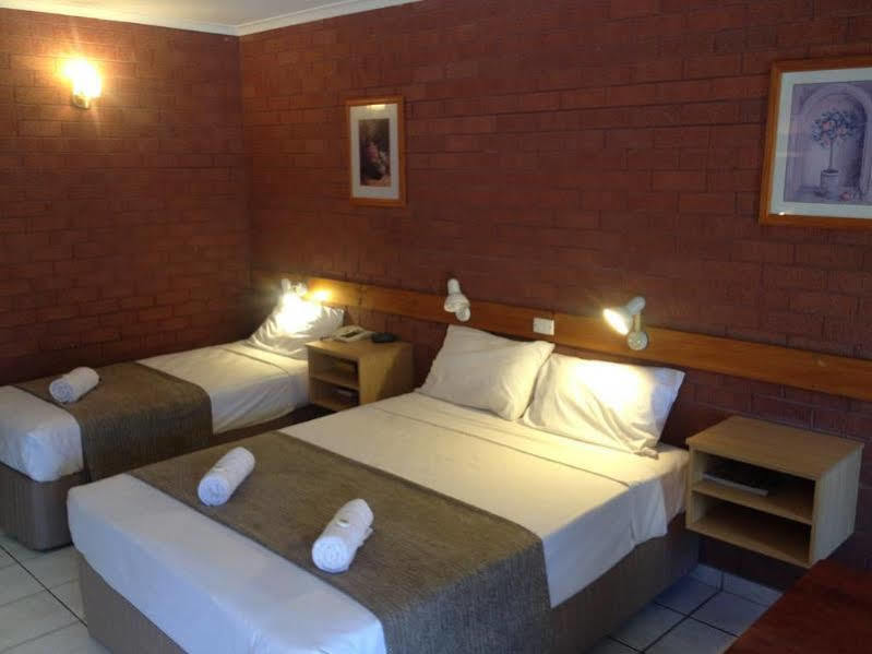 Pine Tree Motel Кэтрин Экстерьер фото